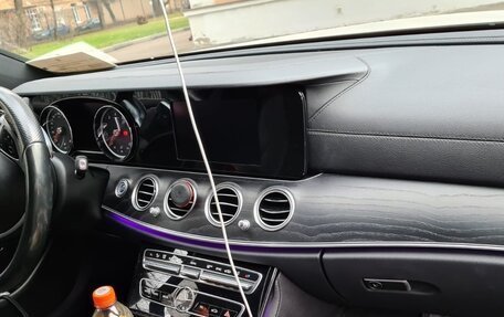 Mercedes-Benz E-Класс, 2017 год, 3 300 000 рублей, 11 фотография