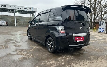 Honda Freed I, 2011 год, 1 050 000 рублей, 5 фотография