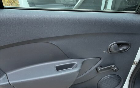 Renault Logan II, 2021 год, 650 000 рублей, 13 фотография