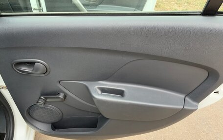 Renault Logan II, 2021 год, 650 000 рублей, 15 фотография