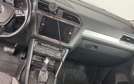 Volkswagen Tiguan II, 2019 год, 2 680 000 рублей, 4 фотография