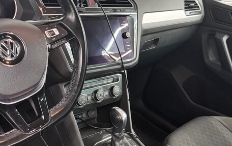 Volkswagen Tiguan II, 2019 год, 2 680 000 рублей, 2 фотография