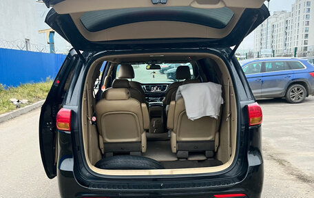 KIA Carnival III, 2018 год, 2 300 000 рублей, 4 фотография