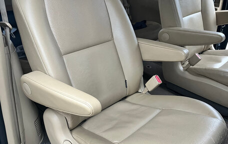 KIA Carnival III, 2018 год, 2 300 000 рублей, 8 фотография