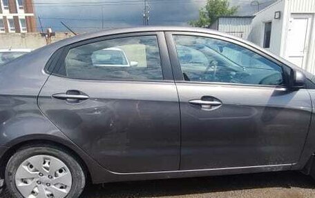 KIA Rio III рестайлинг, 2017 год, 900 000 рублей, 4 фотография