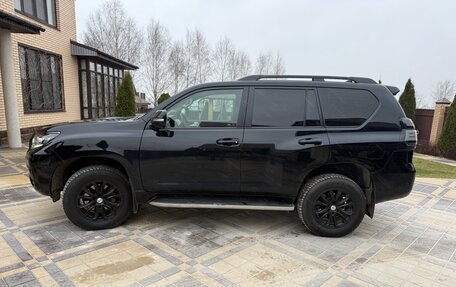 Toyota Land Cruiser Prado 150 рестайлинг 2, 2021 год, 6 100 000 рублей, 2 фотография