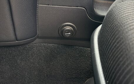 Toyota Land Cruiser Prado 150 рестайлинг 2, 2021 год, 6 100 000 рублей, 7 фотография