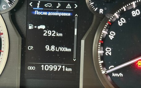 Toyota Land Cruiser Prado 150 рестайлинг 2, 2021 год, 6 100 000 рублей, 8 фотография