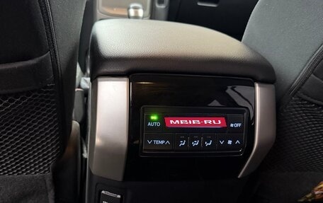 Toyota Land Cruiser Prado 150 рестайлинг 2, 2021 год, 6 100 000 рублей, 6 фотография