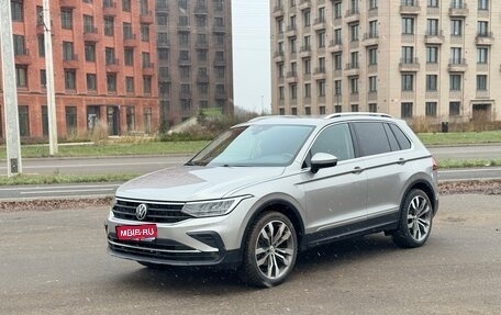 Volkswagen Tiguan II, 2021 год, 2 520 000 рублей, 1 фотография