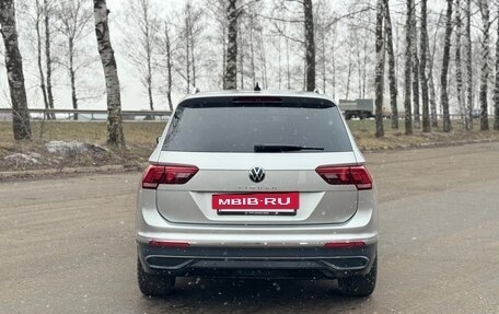 Volkswagen Tiguan II, 2021 год, 2 520 000 рублей, 6 фотография