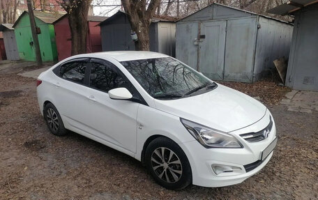 Hyundai Solaris II рестайлинг, 2016 год, 1 350 000 рублей, 1 фотография