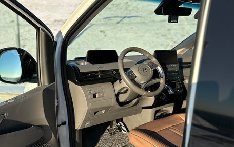 Hyundai Staria, 2021 год, 4 050 000 рублей, 10 фотография