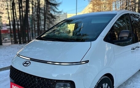 Hyundai Staria, 2021 год, 4 050 000 рублей, 3 фотография