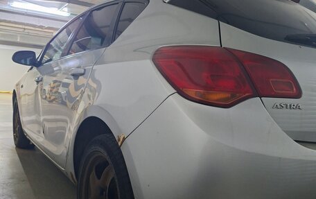 Opel Astra J, 2011 год, 550 000 рублей, 1 фотография