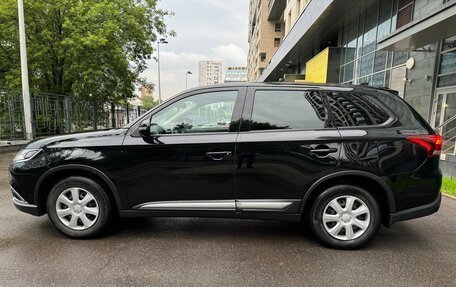 Mitsubishi Outlander III рестайлинг 3, 2017 год, 1 980 000 рублей, 1 фотография