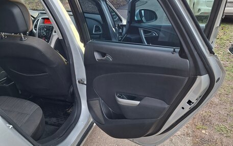 Opel Astra J, 2011 год, 550 000 рублей, 14 фотография