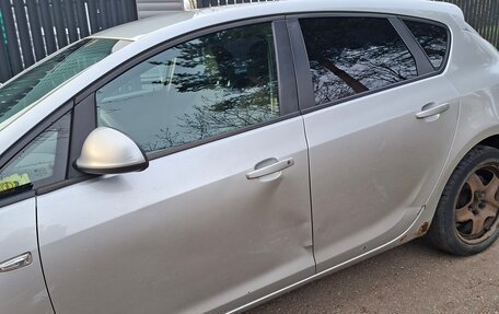 Opel Astra J, 2011 год, 550 000 рублей, 7 фотография