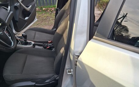 Opel Astra J, 2011 год, 550 000 рублей, 17 фотография