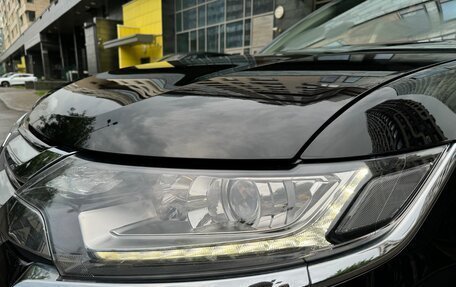 Mitsubishi Outlander III рестайлинг 3, 2017 год, 1 980 000 рублей, 8 фотография