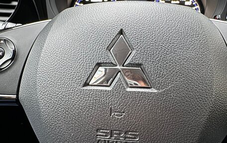 Mitsubishi Outlander III рестайлинг 3, 2017 год, 1 980 000 рублей, 14 фотография