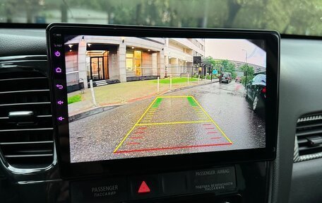 Mitsubishi Outlander III рестайлинг 3, 2017 год, 1 980 000 рублей, 16 фотография