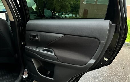 Mitsubishi Outlander III рестайлинг 3, 2017 год, 1 980 000 рублей, 19 фотография