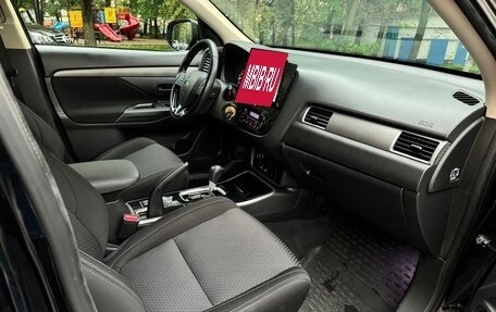 Mitsubishi Outlander III рестайлинг 3, 2017 год, 1 980 000 рублей, 20 фотография