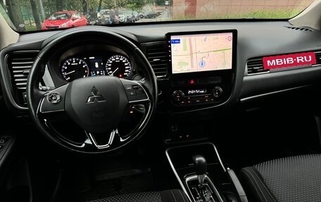 Mitsubishi Outlander III рестайлинг 3, 2017 год, 1 980 000 рублей, 17 фотография