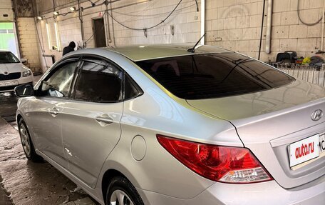 Hyundai Solaris II рестайлинг, 2011 год, 760 000 рублей, 4 фотография