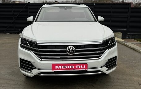 Volkswagen Touareg III, 2019 год, 7 800 000 рублей, 2 фотография