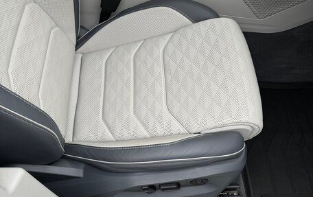 Volkswagen Touareg III, 2019 год, 7 800 000 рублей, 24 фотография