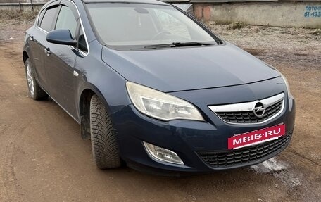 Opel Astra J, 2011 год, 585 000 рублей, 2 фотография