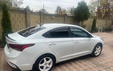 Hyundai Solaris II рестайлинг, 2017 год, 930 000 рублей, 11 фотография