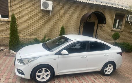 Hyundai Solaris II рестайлинг, 2017 год, 930 000 рублей, 5 фотография