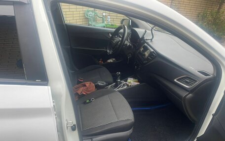 Hyundai Solaris II рестайлинг, 2017 год, 930 000 рублей, 14 фотография