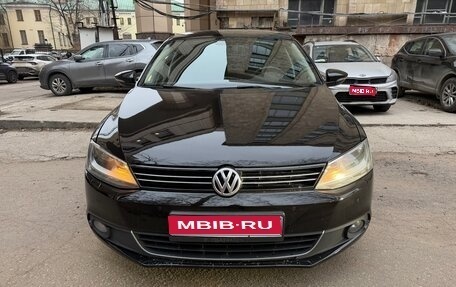 Volkswagen Jetta VI, 2013 год, 930 000 рублей, 1 фотография