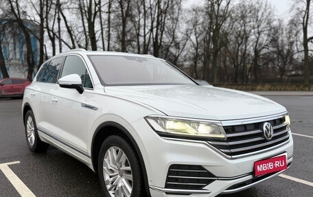 Volkswagen Touareg III, 2018 год, 4 999 999 рублей, 1 фотография