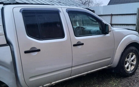 Nissan Navara (Frontier), 2010 год, 700 000 рублей, 3 фотография