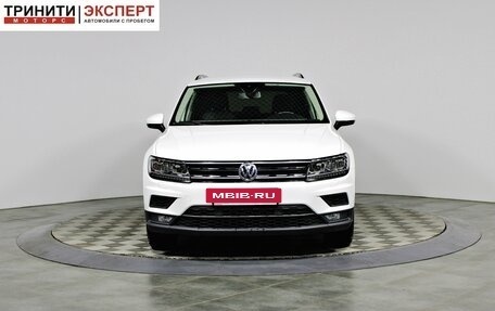 Volkswagen Tiguan II, 2019 год, 2 397 000 рублей, 2 фотография