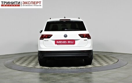 Volkswagen Tiguan II, 2019 год, 2 397 000 рублей, 6 фотография