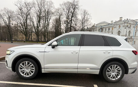 Volkswagen Touareg III, 2018 год, 4 999 999 рублей, 3 фотография