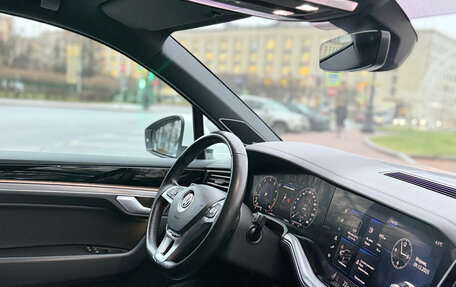 Volkswagen Touareg III, 2018 год, 4 999 999 рублей, 7 фотография