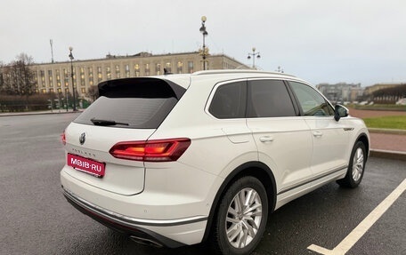 Volkswagen Touareg III, 2018 год, 4 999 999 рублей, 5 фотография
