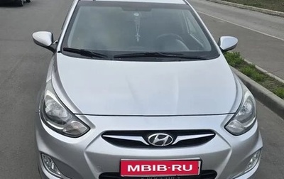 Hyundai Solaris II рестайлинг, 2011 год, 800 000 рублей, 1 фотография