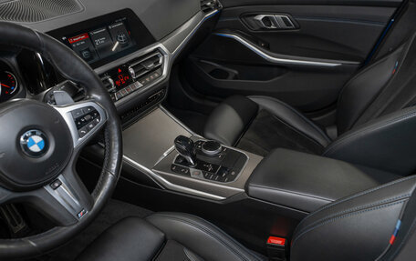 BMW 3 серия, 2019 год, 3 090 000 рублей, 15 фотография