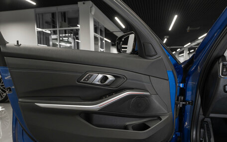 BMW 3 серия, 2019 год, 3 090 000 рублей, 14 фотография