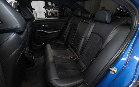 BMW 3 серия, 2019 год, 3 090 000 рублей, 12 фотография