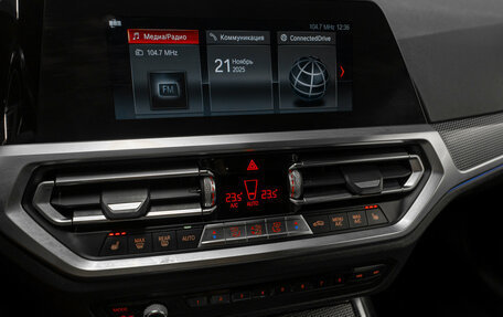 BMW 3 серия, 2019 год, 3 090 000 рублей, 18 фотография