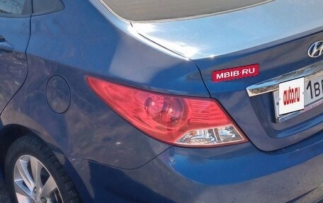 Hyundai Solaris II рестайлинг, 2011 год, 700 000 рублей, 6 фотография